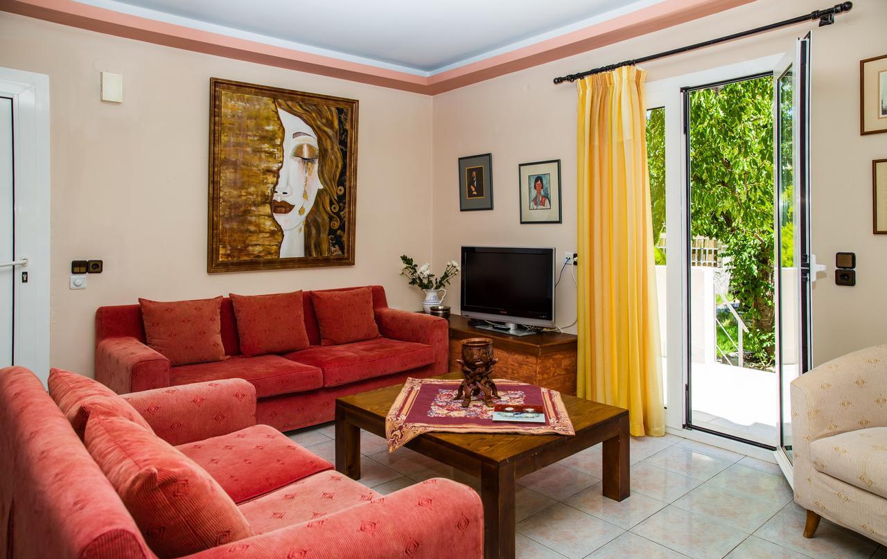 Eleana Villa Angouseliana Exterior photo